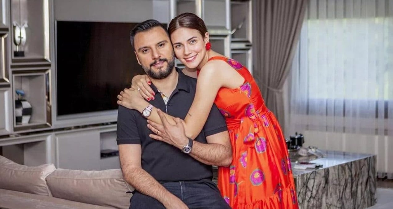 alisan-ve-buse-varol-sevgililer-gununde-umreye-gidiyor-WJgFcKhs.jpg