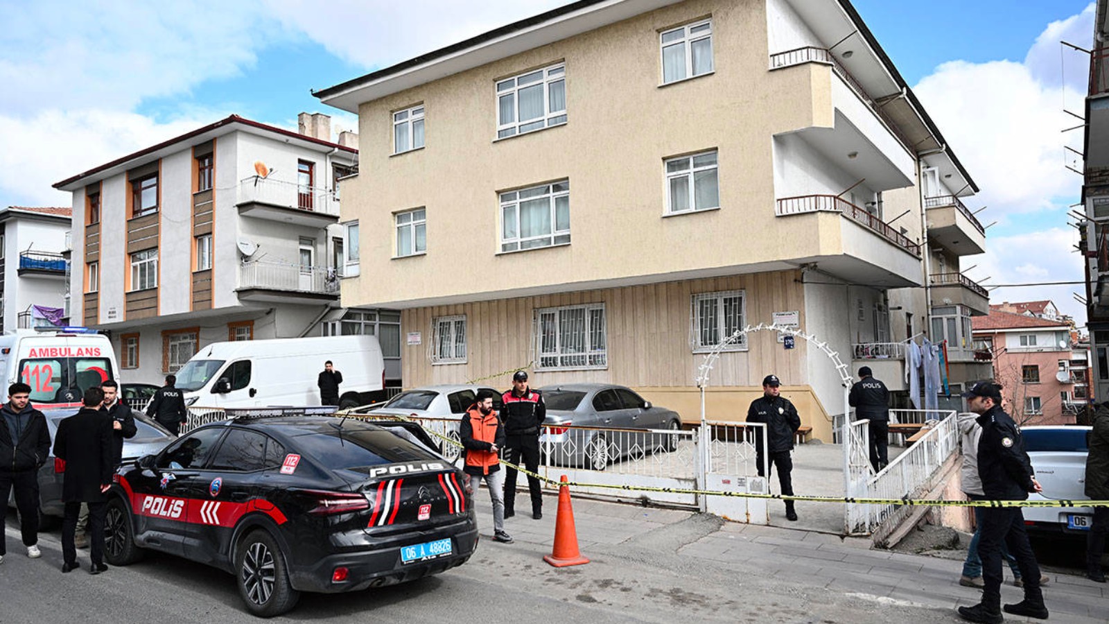 ankarada-3-kardesten-2si-meyyit-bulundu-anne-goraltara-ainc-6wLZO8gP.jpg