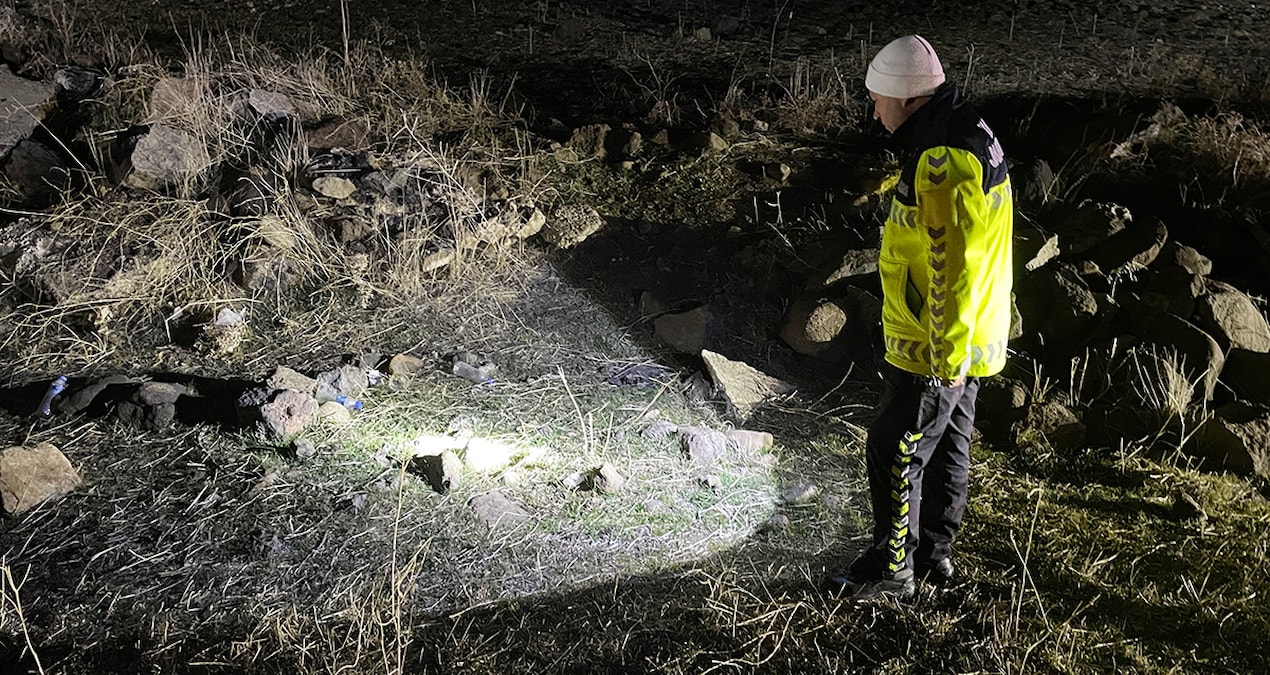 yol-kenarinda-basindan-vurulmus-halde-bulunan-kadin-hayatini-kaybetti-Q3tdaVhz.jpg