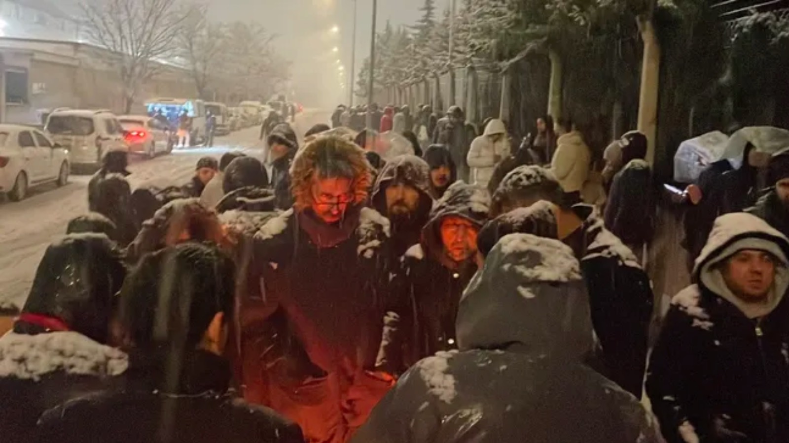zenginliyimi-allah-verdi-demisti-akpli-milletvekilinin-sirketinde-2-bin-personel-grevde-MlwQlTz8.jpg