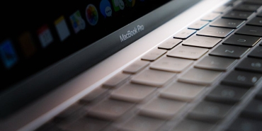 Apple8217dan-Dokunmatik-Ekranli-MacBook-Pro-Hamlesi-Beklenen-Tarih-Ne-featured