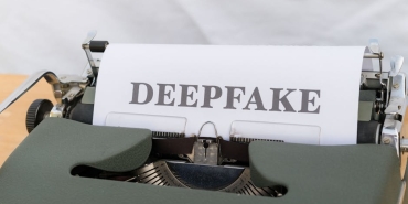 Yapay-Zeka-ile-Dijital-Kimlik-Donusumu-Karakter-ve-Ses-Nasil-Degistirilir-featured